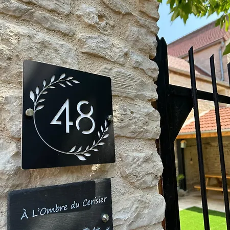 A L Ombre Du Cerisier