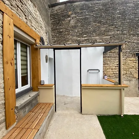 Holiday home A L Ombre Du Cerisier