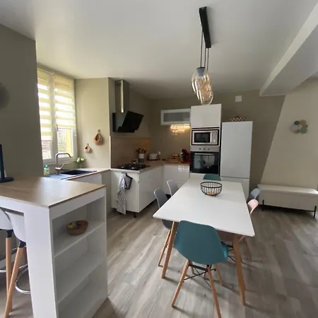 Holiday home A L Ombre Du Cerisier