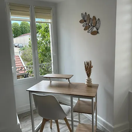 Holiday home A L Ombre Du Cerisier Les Riceys
